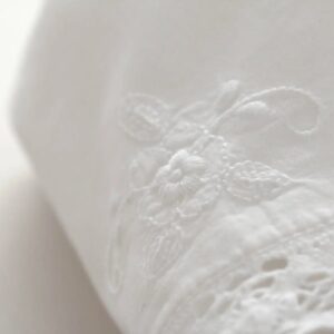 Alternative view of Arles Taufmütze